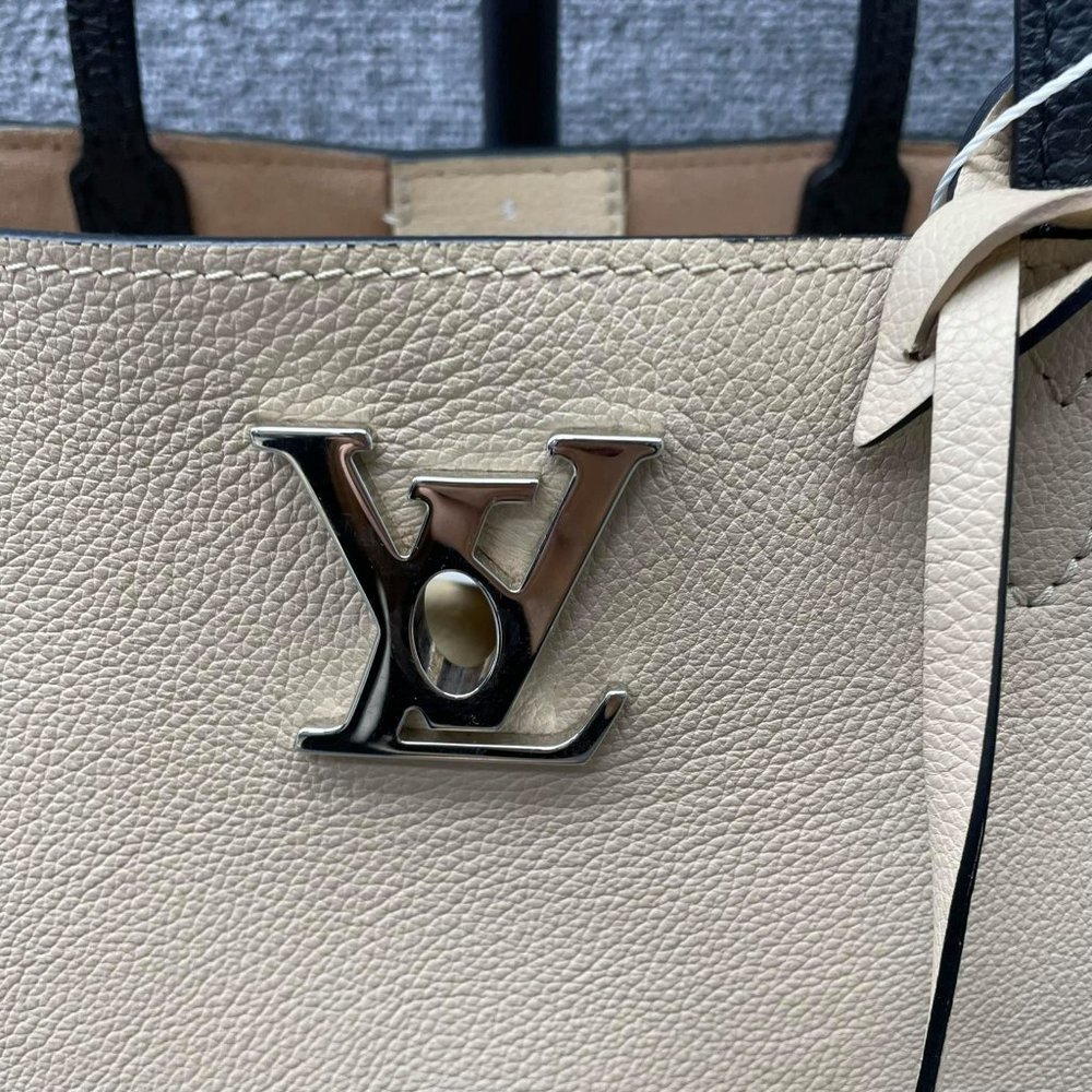 Auth Louis Vuitton Lock Me black and beige like new - Picture 3 of 11